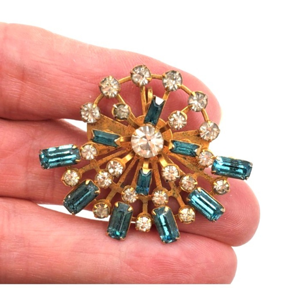 Vintage Aqua Blue Baguette Rhinestone Starburst Brooch Gold Tone‎ Atomic MCM Pin